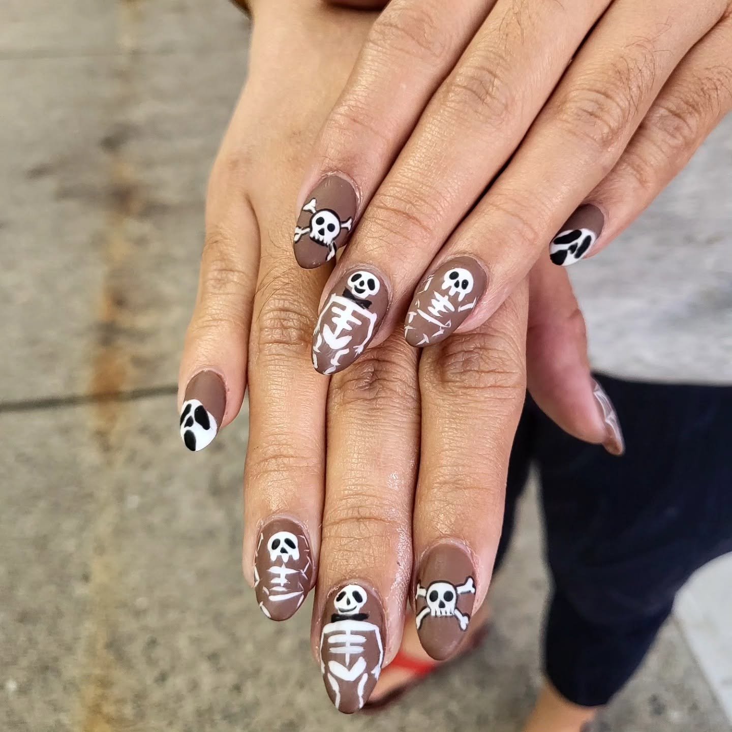 Brushed bronze nail art